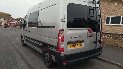 athena – 2014 Vauxhall Movano 3 berth campervan