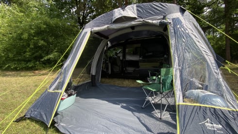 The Dutch Kangeroo 🦘 – 2p Renault campervan from 2009