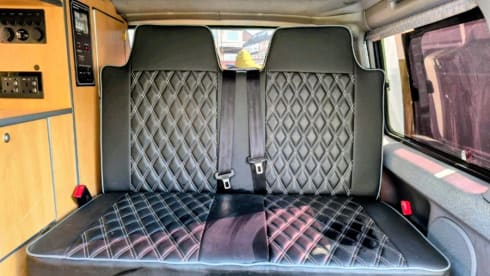 Mazda campervan met 4 slaapplaatsen uit 1996