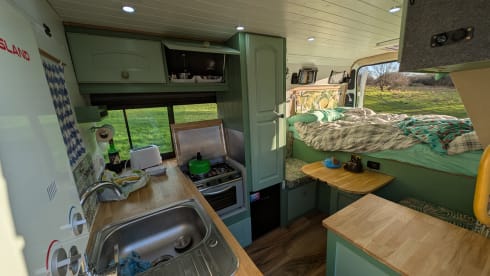 Eden – Beautiful, 3 Berth, Off Grid Conversion 