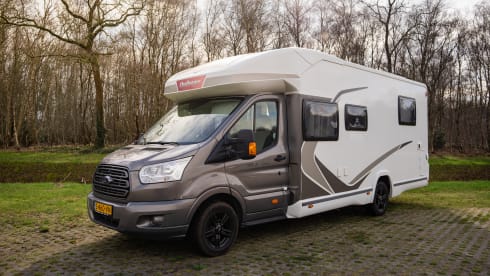 Luxe  4p camper – 4p Ford semi-integrated uit 2015