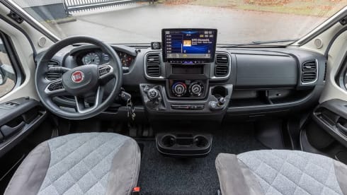 Carado T459 semi-integrated with queen-size bed from 2022