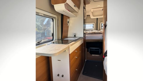 Gigi – 4p Buscamper 6 meters. Very complete and super cozy.