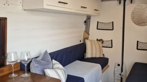 "Rosie" – One-of-a-kind off grid camper, perfect for long UK breaks - sleeps 2-3