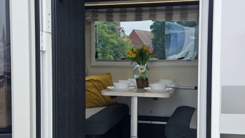 Zefiro 675 2025 – Luxury and Spacious 6 berth Motorhome 