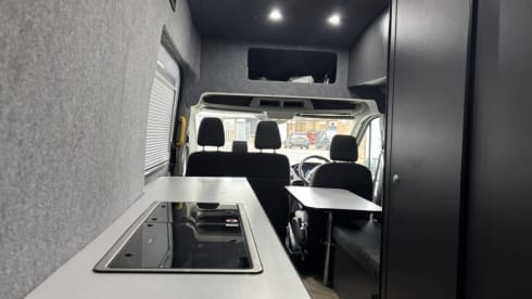 Camper – Ford bus met 3 slaapplaatsen uit 2019