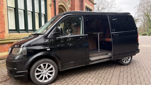 Oli  – 4 berth Volkswagen campervan from 2008