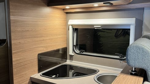Weinsberg Carasuite 700 4p from 2022