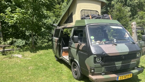 Veteraan / Opa – 2-seater Volkswagen campervan from 1985