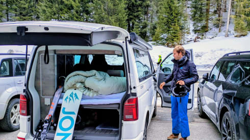 Volkswagen California a 4 posti dal 2023 (allestimento full optional)