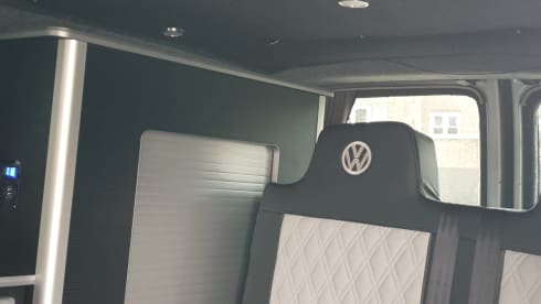 Volkswagen T5 mit 4 Schlafplätzen