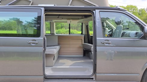 Volkswagen California T5 automatic 4P