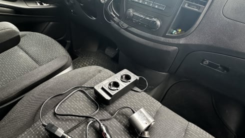 2p Mercedes-Benz campervan uit 2020