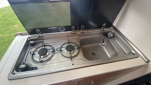 Hymer Grand Canyon mit aufklappbarem Dach für 4 Personen