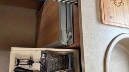 6 berth Swift Escape 696