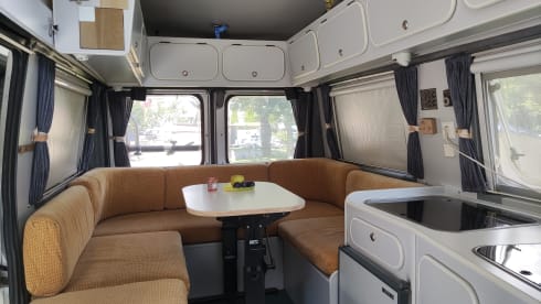 Very complete Safari Camper from 1995