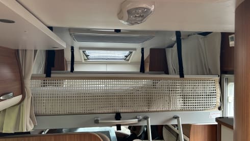 4p Adria Matrix M680SP semi-integrated from 2010