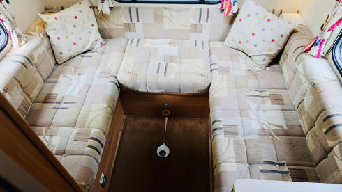 Nessie – A Beautiful Swift Escape 6 Berth…