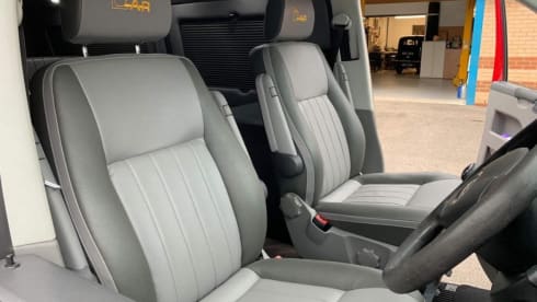 Gingie  – 4 berth Volkswagen camper-van