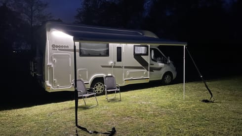 4 personnes Benimar Tessoro 486 Semi-intégré