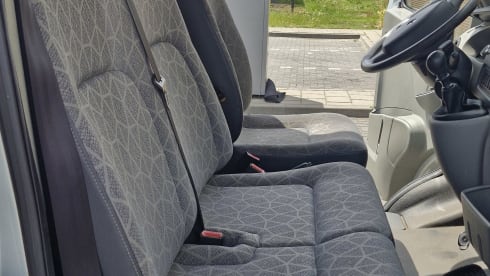 Bella – 3p Renault campervan uit 2010