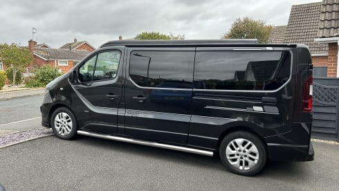Roma – Superb 4 berth Vauxhall Vivaro campervan LWB