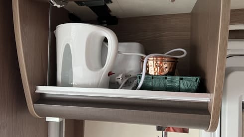 De Vroem Vroem Camper – 4p Bürstner Lyseo Futura TDG690G semi-integrated from 2024!