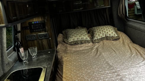 Claude – 4 Birth Ford Transit Custom 2.0 170 bhp 6 Speed Auto Limited.