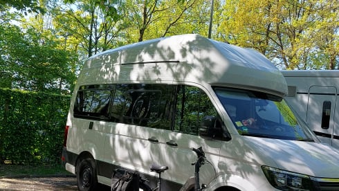 White Beauty – 2p Volkswagen bus uit 2022