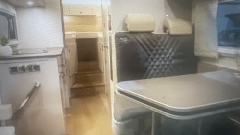 NEW! Semi-integrated, built in 2024, comfort, luxury and compactness, automatic
