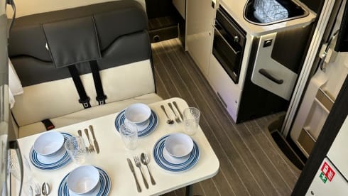 Wilderness – 6 berth Roller Team 690  Auto
