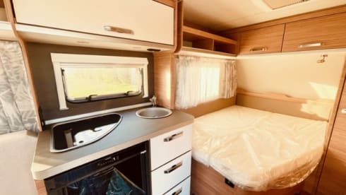 SMART VOYAGER – CARAVAN WEINSBERG CARAONE 450 FU