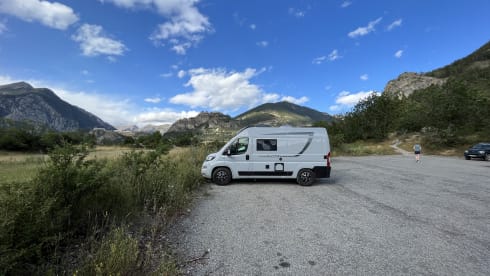 Ranger – New possl summit, bus camper of the year, with skyroof!