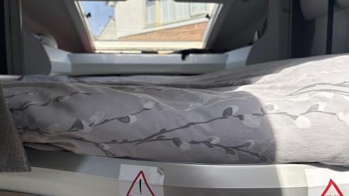 4 berth Benimar Tessoro 413