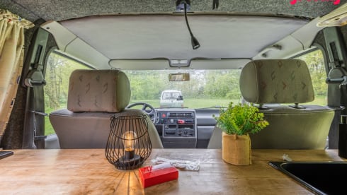 Waves – 2p Volkswagen campervan from 2000