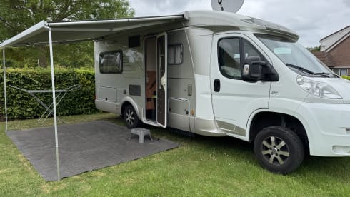 Camper Champagne – Hymer T 654 CL Exclusive Line