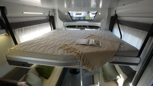 The Floof – 4p Benimar semi-integrated uit 2024