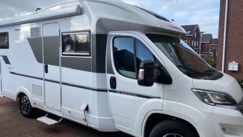 . – Luxury complete Adria semi-integrated camper
