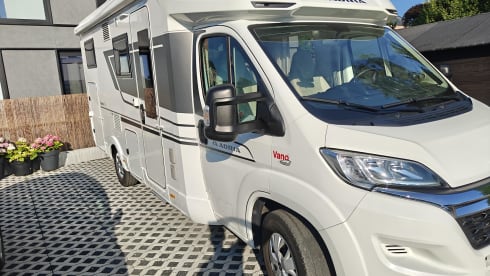 4p Adria Mobil semi-integrated uit 2024