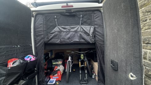 Peugeot Boxer Fully Off-Grid Campervan!