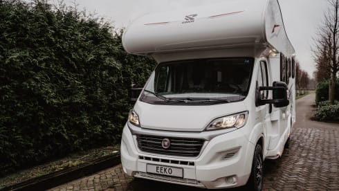 Rimor seal 695-14 – Spacious luxury family camper (14)