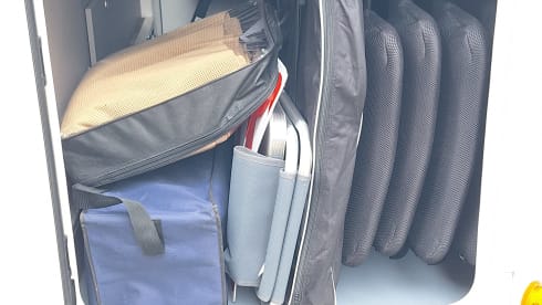 4-pers familie camper, LMC half integraal 2025
