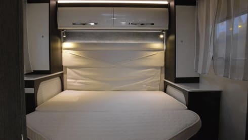 Roadhouse camper naam roadsurfer – 4p Roller Team semi-integrated from 2021