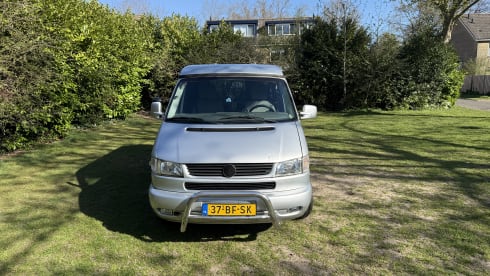 Zilverstar – 4p Volkswagen campervan uit 2002