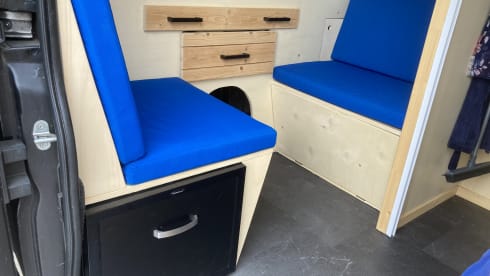 Fiat Ducato bus camper, 3 persons. 2.10 standing height!