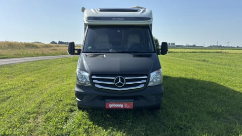 Beautiful Hymer 2-seater