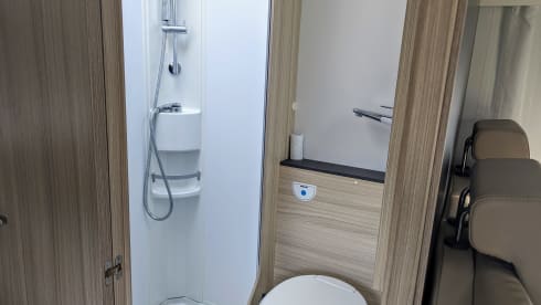 Sun Living  – 6p recent family camper from 2021 - Sun Living alcove