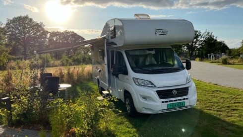 Lousje – Carado 3 4 or 6 person automatic 