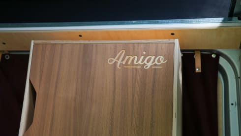 Amigo – 4p Volkswagen bus from 2016