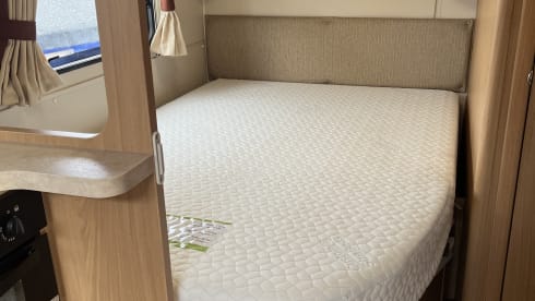 Northern Lights – Peugeot campervan met 4 slaapplaatsen uit 2012